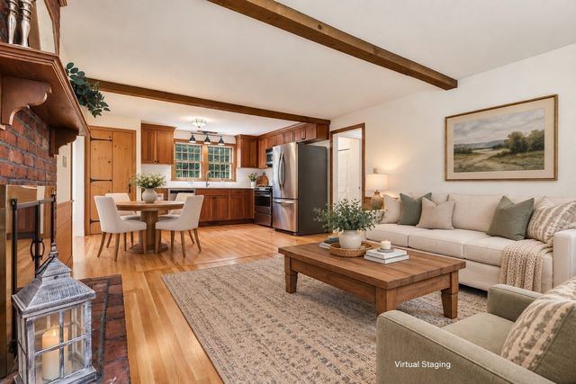 10 Beaver Dam Dr, Westford, MA 01886