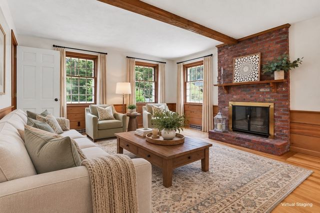 10 Beaver Dam Dr, Westford, MA 01886