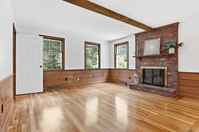 10 Beaver Dam Dr, Westford, MA 01886