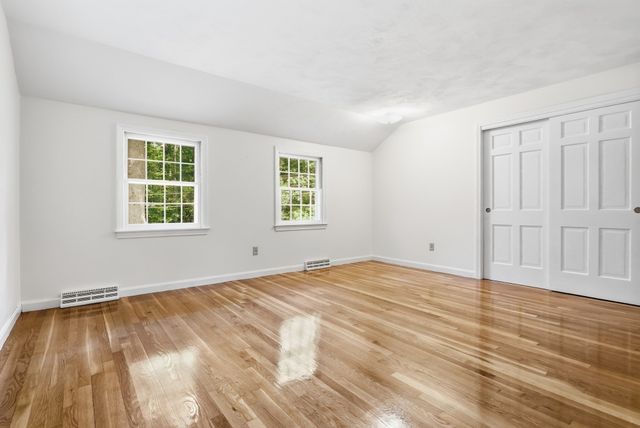 10 Beaver Dam Dr, Westford, MA 01886