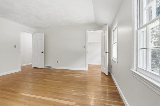 10 Beaver Dam Dr, Westford, MA 01886