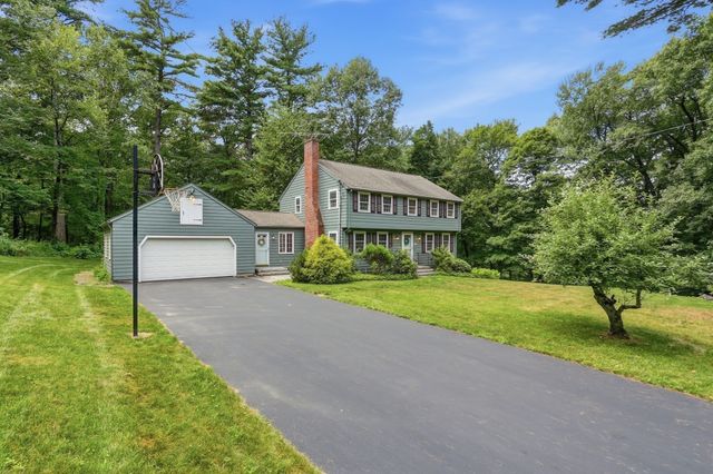 10 Beaver Dam Dr, Westford, MA 01886