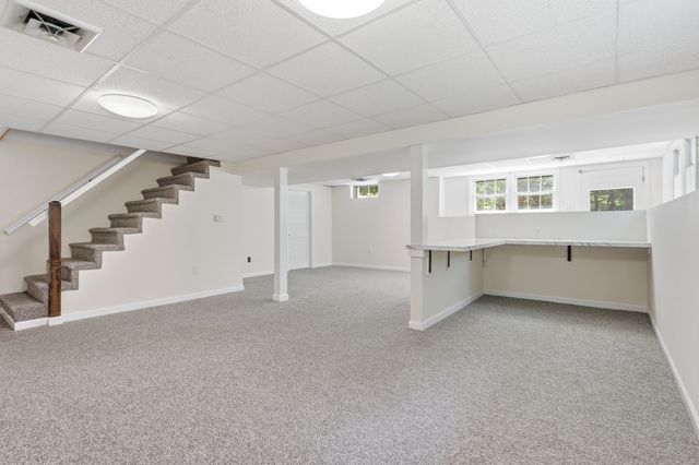 10 Beaver Dam Dr, Westford, MA 01886