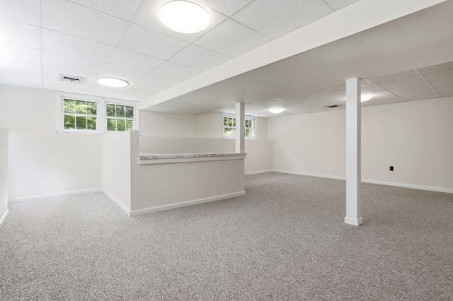10 Beaver Dam Dr, Westford, MA 01886