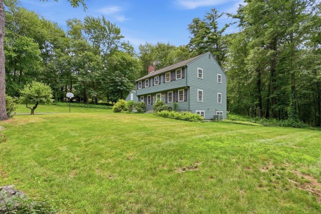 10 Beaver Dam Dr, Westford, MA 01886