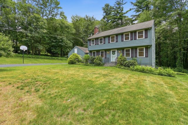 10 Beaver Dam Dr, Westford, MA 01886