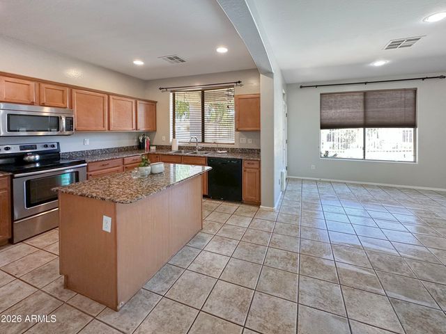 3078 S SOUTHWIND Drive, Gilbert, AZ 85295