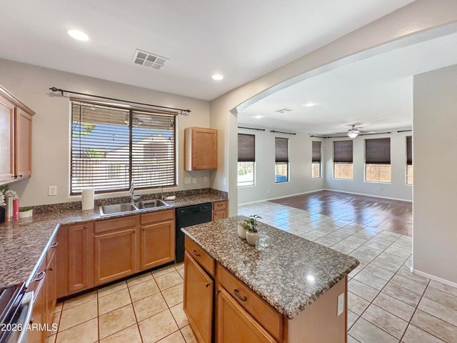 3078 S SOUTHWIND Drive, Gilbert, AZ 85295