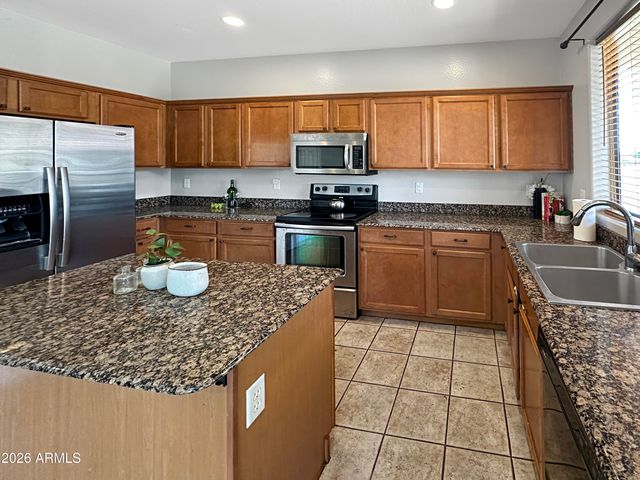 3078 S SOUTHWIND Drive, Gilbert, AZ 85295