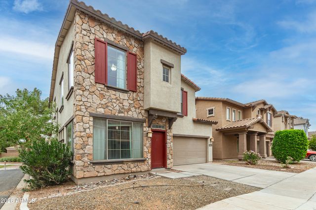 3078 S SOUTHWIND Drive, Gilbert, AZ 85295