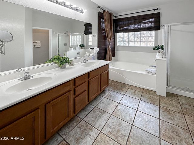 3078 S SOUTHWIND Drive, Gilbert, AZ 85295