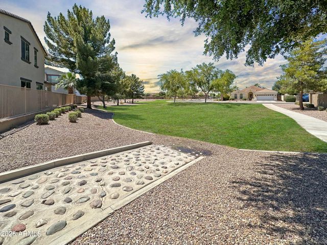 3078 S SOUTHWIND Drive, Gilbert, AZ 85295