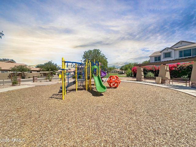3078 S SOUTHWIND Drive, Gilbert, AZ 85295