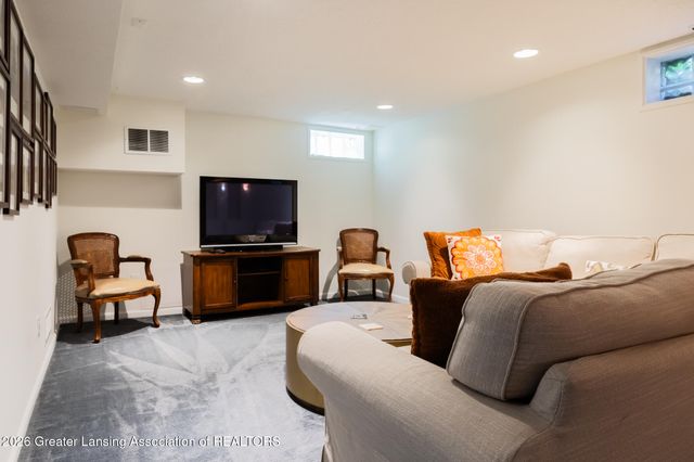 912 Evergreen Avenue, East Lansing, MI 48823