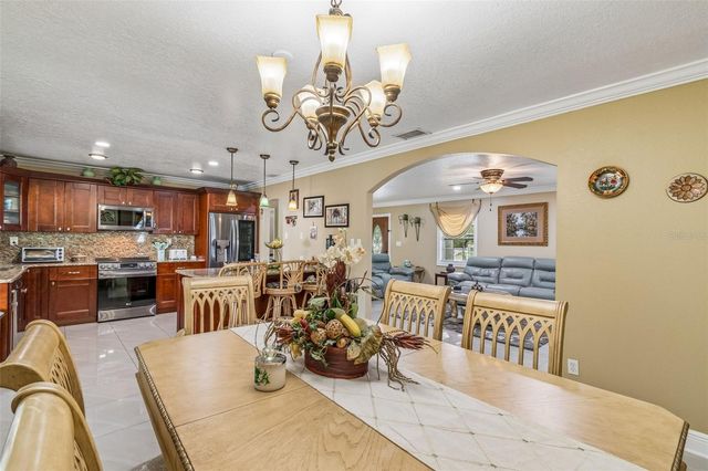 9406 W FLORA STREET, Tampa, FL 33615