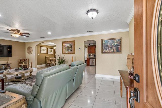 9406 W FLORA STREET, Tampa, FL 33615