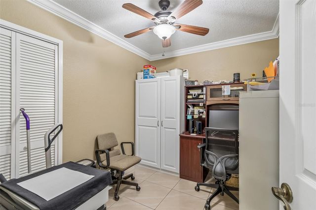 9406 W FLORA STREET, Tampa, FL 33615