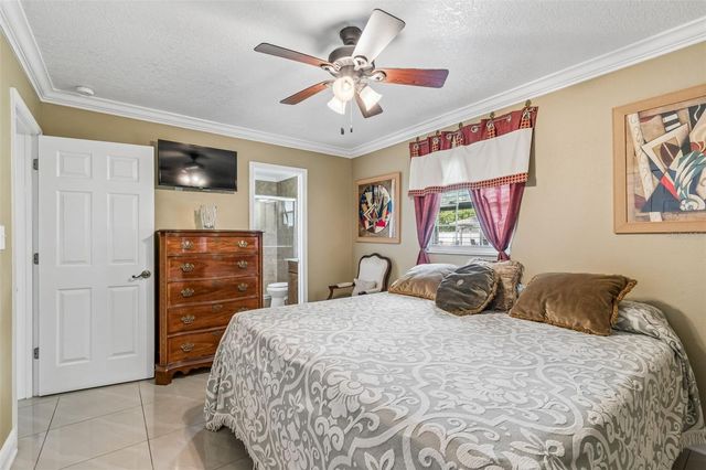 9406 W FLORA STREET, Tampa, FL 33615