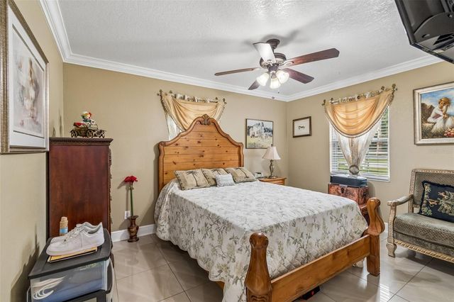 9406 W FLORA STREET, Tampa, FL 33615