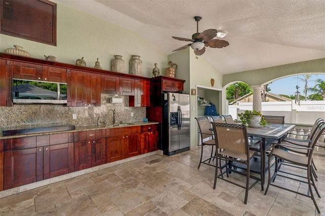 9406 W FLORA STREET, Tampa, FL 33615