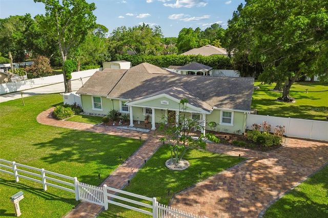 9406 W FLORA STREET, Tampa, FL 33615