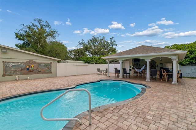 9406 W FLORA STREET, Tampa, FL 33615