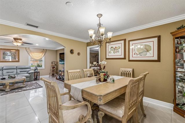 9406 W FLORA STREET, Tampa, FL 33615