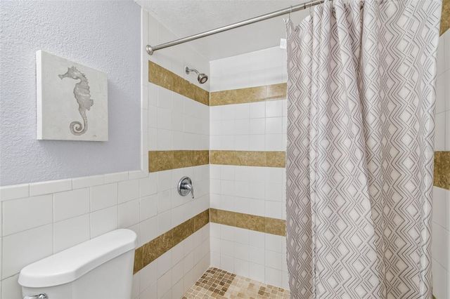 9406 W FLORA STREET, Tampa, FL 33615