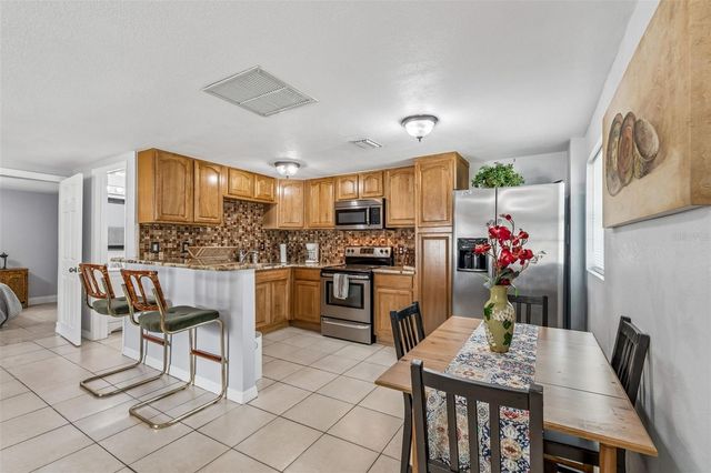 9406 W FLORA STREET, Tampa, FL 33615