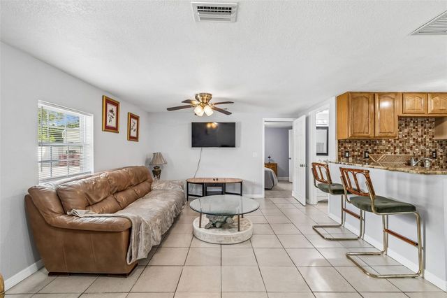 9406 W FLORA STREET, Tampa, FL 33615