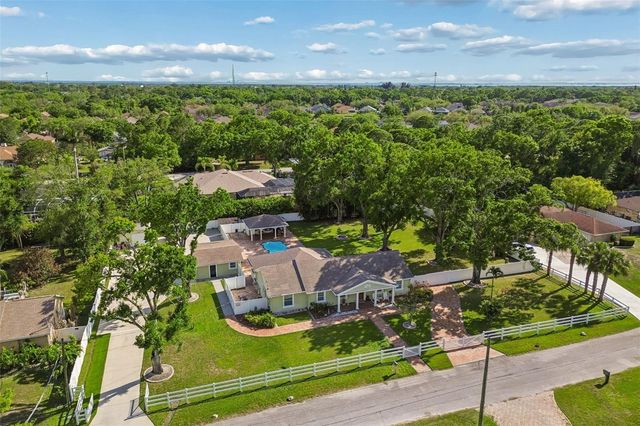 9406 W FLORA STREET, Tampa, FL 33615