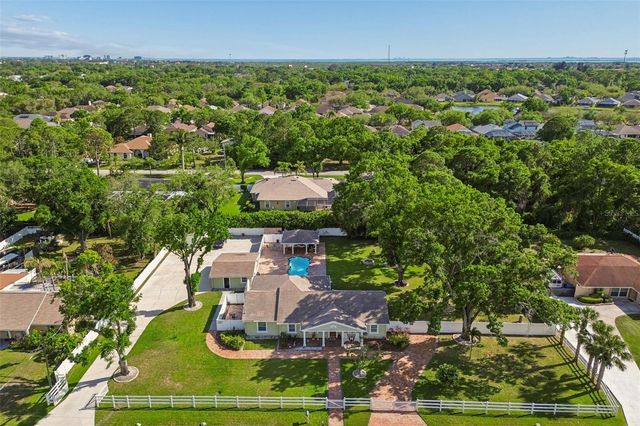 9406 W FLORA STREET, Tampa, FL 33615