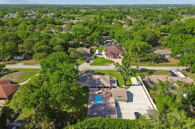 9406 W FLORA STREET, Tampa, FL 33615