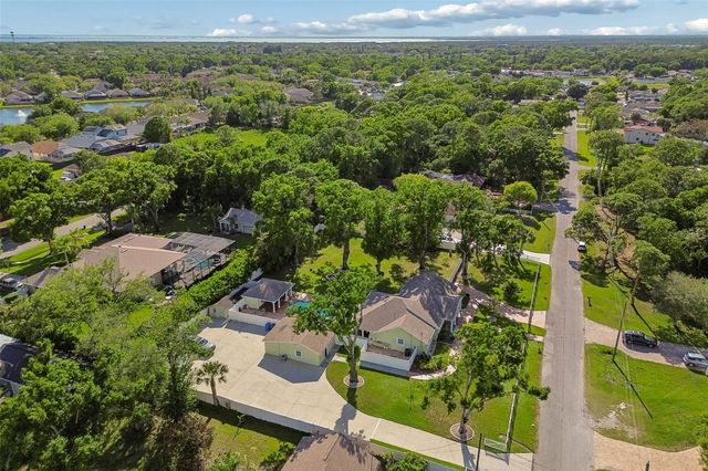 9406 W FLORA STREET, Tampa, FL 33615