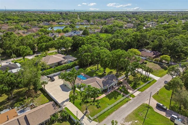 9406 W FLORA STREET, Tampa, FL 33615