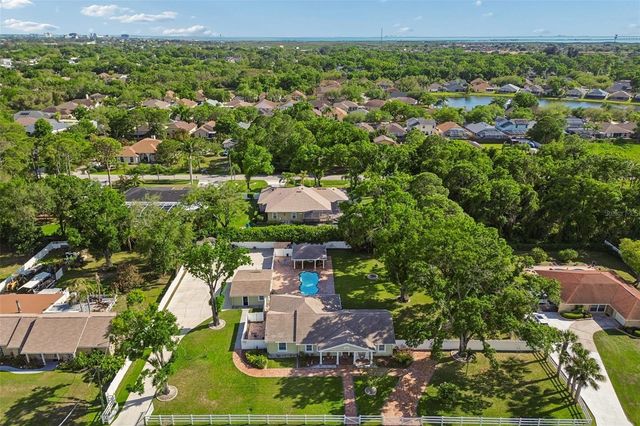 9406 W FLORA STREET, Tampa, FL 33615