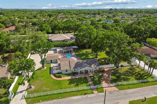 9406 W FLORA STREET, Tampa, FL 33615