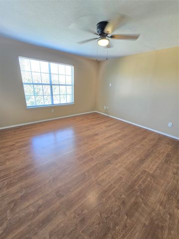 4512 Saddlebrook Drive, Carrollton, TX 75010