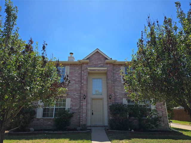 4512 Saddlebrook Drive, Carrollton, TX 75010
