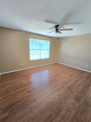 4512 Saddlebrook Drive, Carrollton, TX 75010