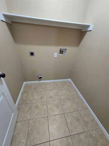 4512 Saddlebrook Drive, Carrollton, TX 75010