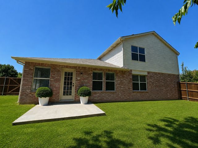 4512 Saddlebrook Drive, Carrollton, TX 75010