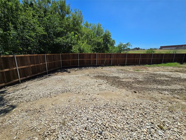 4512 Saddlebrook Drive, Carrollton, TX 75010