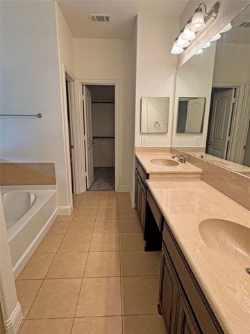 421 Sunnyside Lane, Red Oak, TX 75154