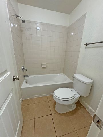 421 Sunnyside Lane, Red Oak, TX 75154