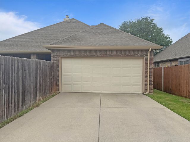 421 Sunnyside Lane, Red Oak, TX 75154