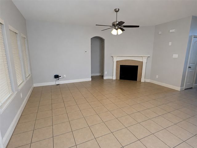 421 Sunnyside Lane, Red Oak, TX 75154