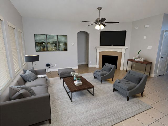 421 Sunnyside Lane, Red Oak, TX 75154