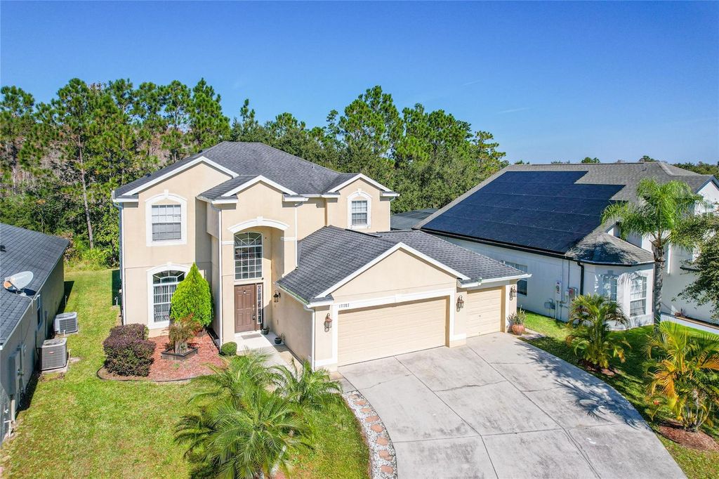 Image 2 of property listing at 17787 STERLING POND LANE, Orlando, FL 32820