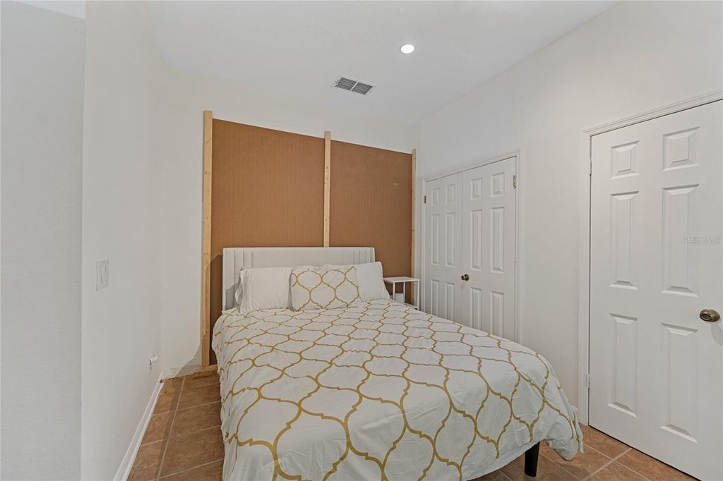 Image 20 of property listing at 17787 STERLING POND LANE, Orlando, FL 32820